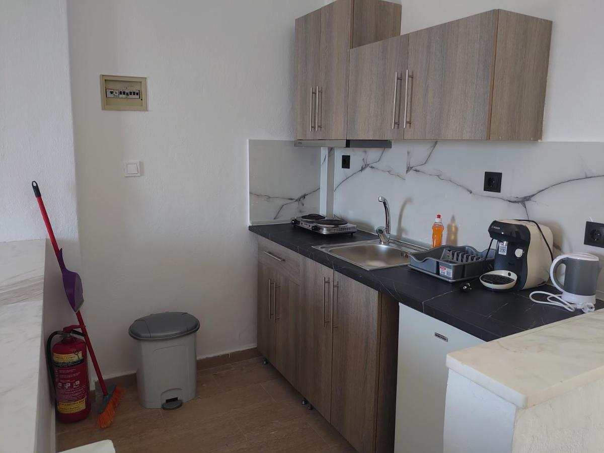 Merida Apartments Mola Kalyva Dış mekan fotoğraf