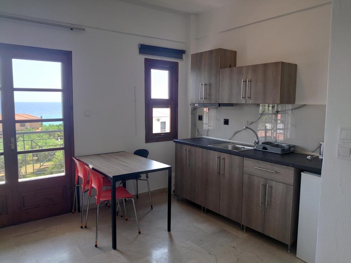 Merida Apartments Mola Kalyva Dış mekan fotoğraf