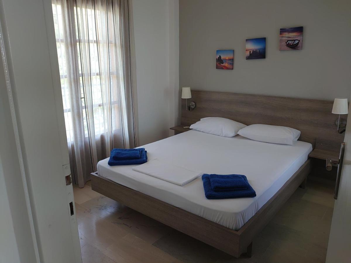 Merida Apartments Mola Kalyva Dış mekan fotoğraf