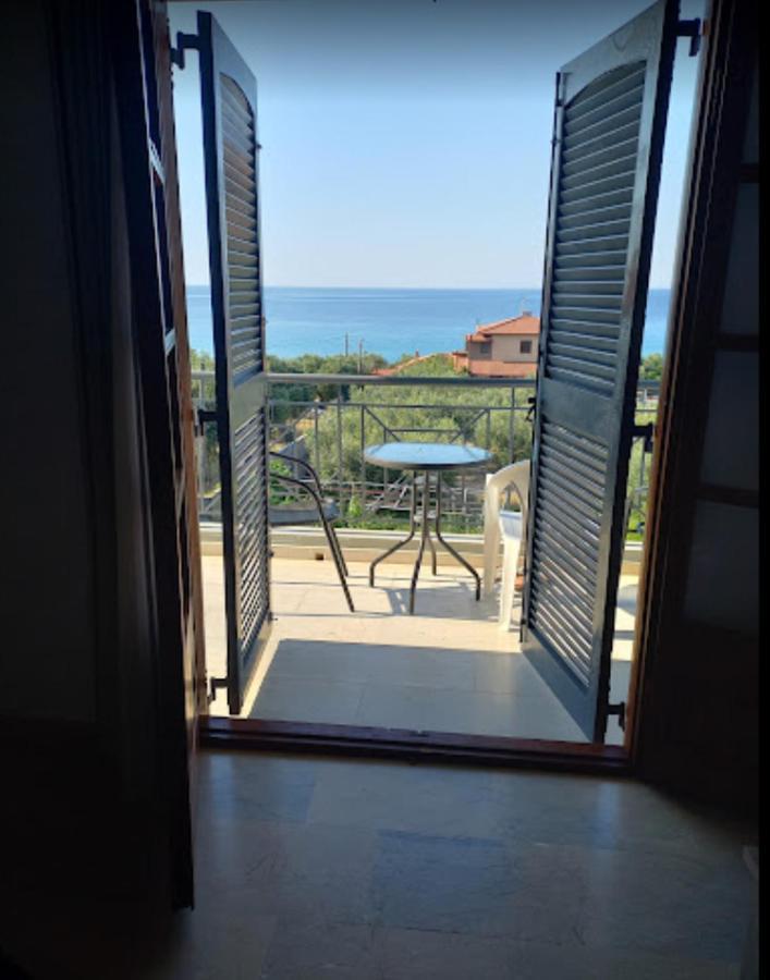 Merida Apartments Mola Kalyva Dış mekan fotoğraf